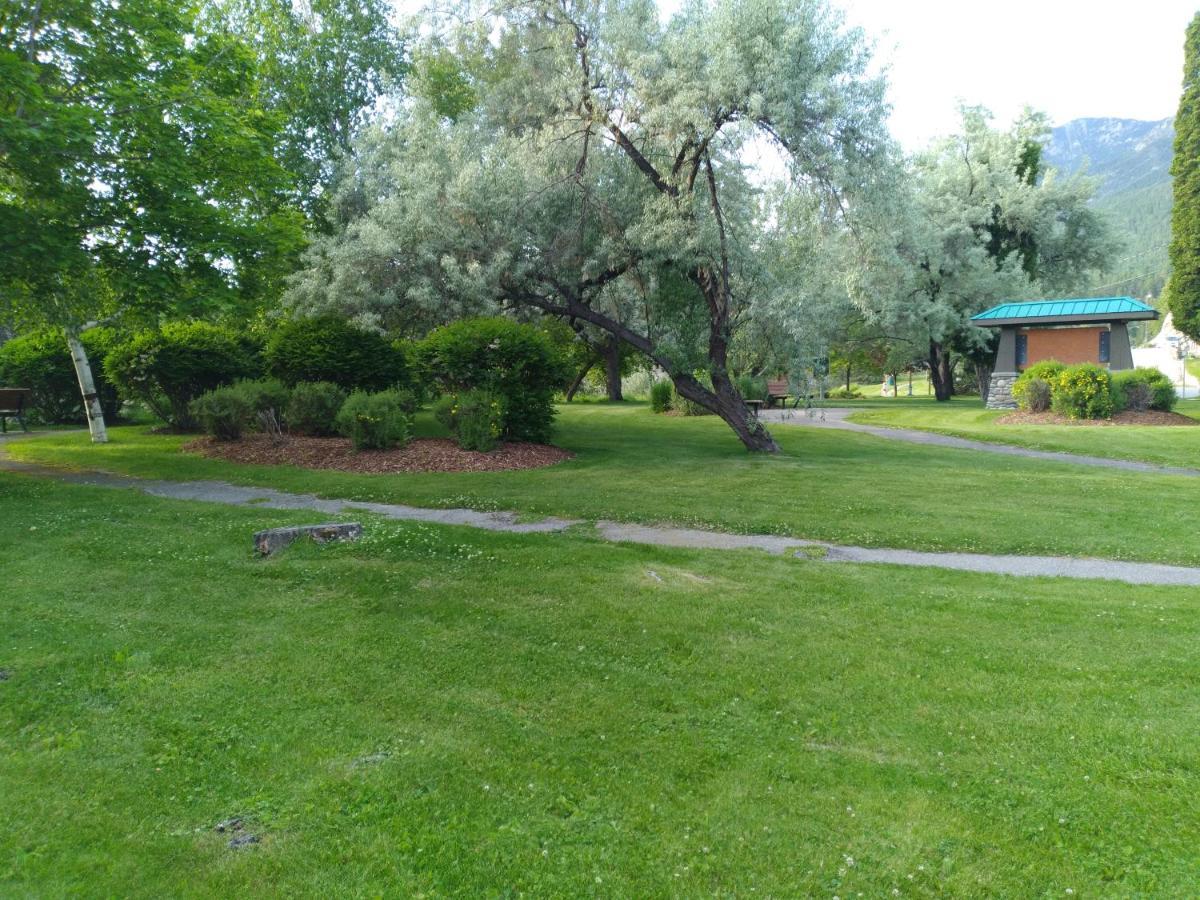 راديوم هوت سبرينغز Appletree Inn المظهر الخارجي الصورة